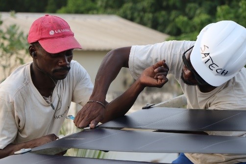 la pose des panneaux solaires