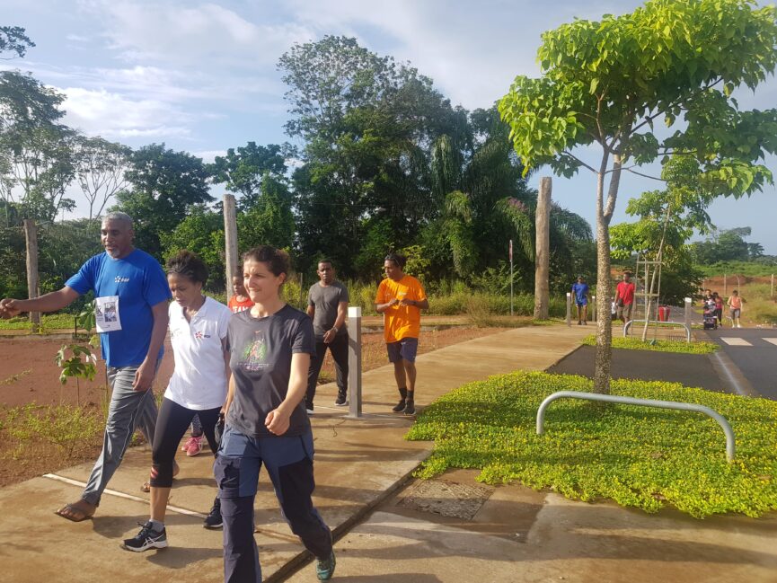 Salariés d'EDF Guyane pendant la Marche pour l'eau 2021