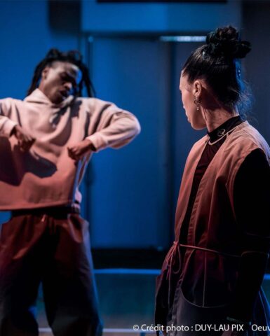 Photographie de la performance de danse de Mazelfreten à la Fondation groupe EDF à Paris